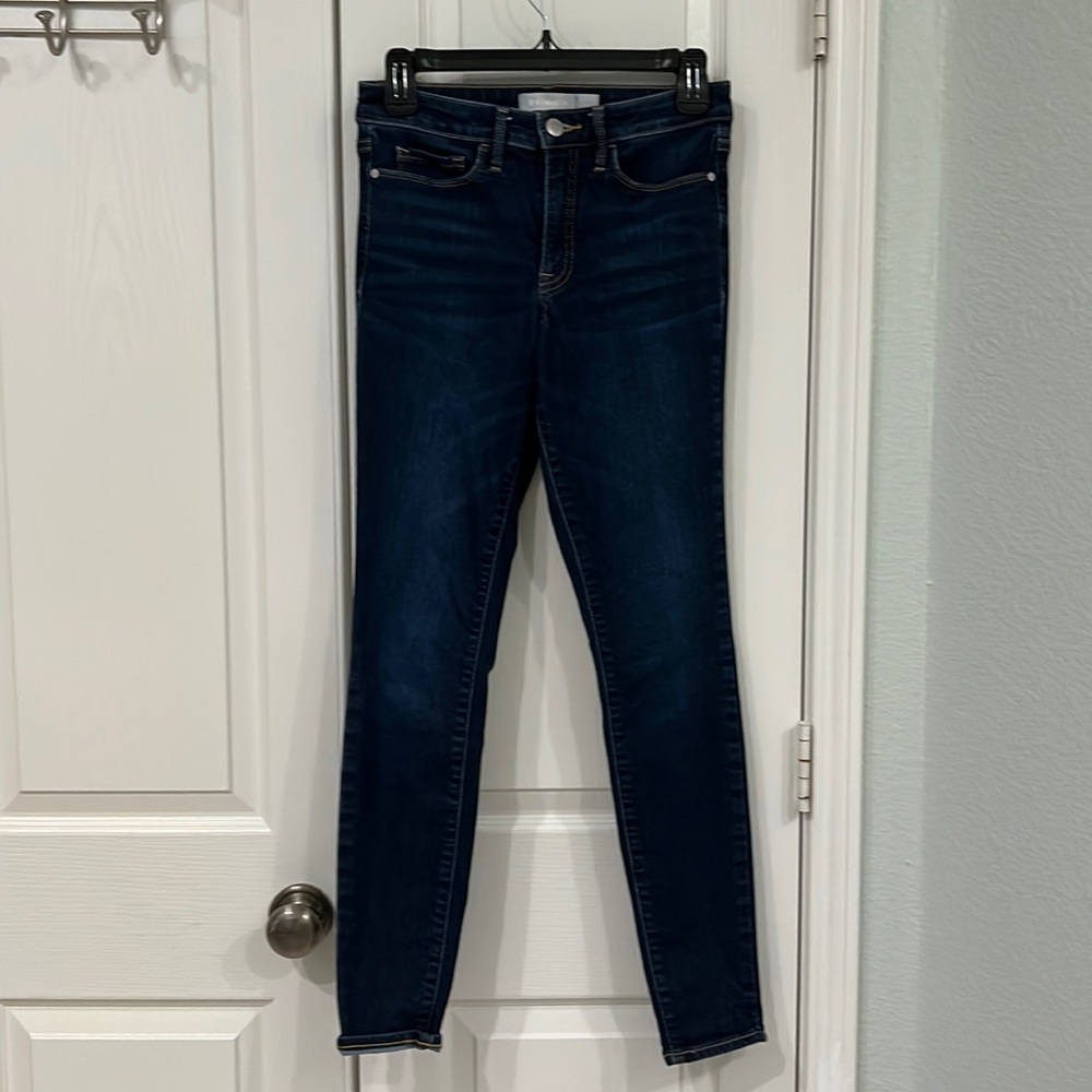 Athleta skulptek jeans size 2. Good condition, smoke free home. Inseam 28 inches